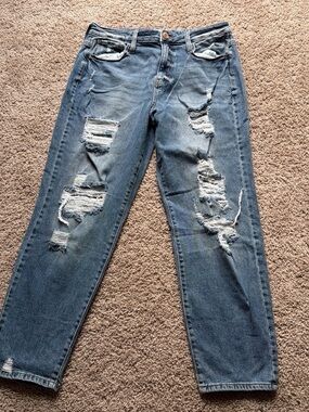 Women’s Distressed Boyfriend Jeans in Washed Blue
